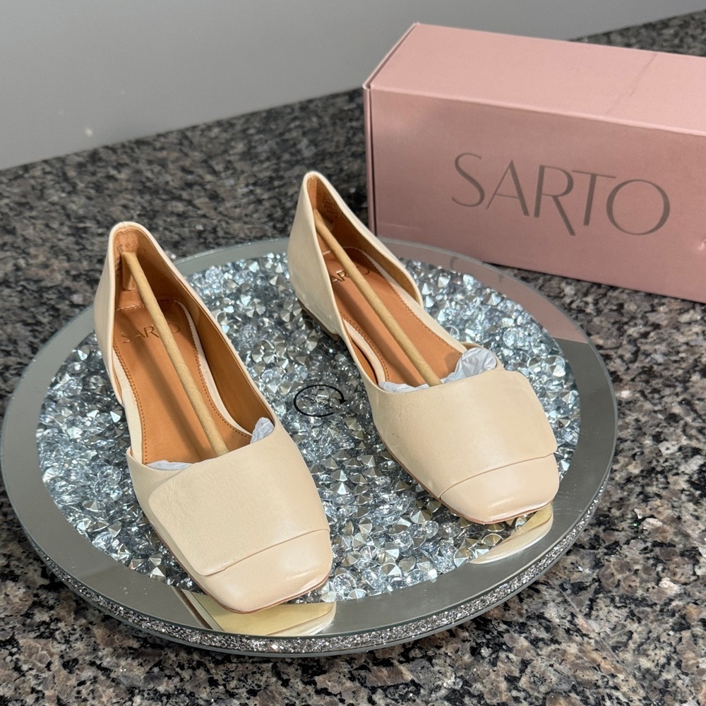 Franco Sarto Women's Ivory Beige Square-Toe Flats